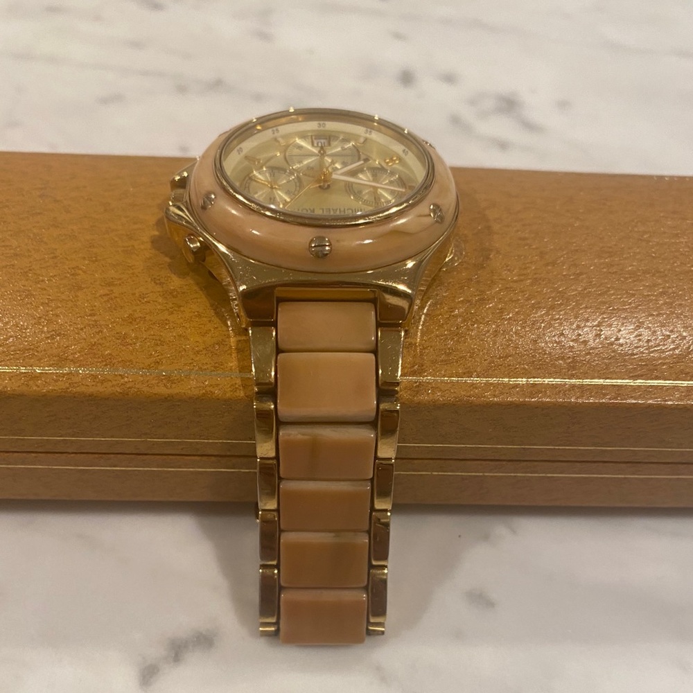 Michael Kors Tortoise Shell Watch - Picture 2 of 8